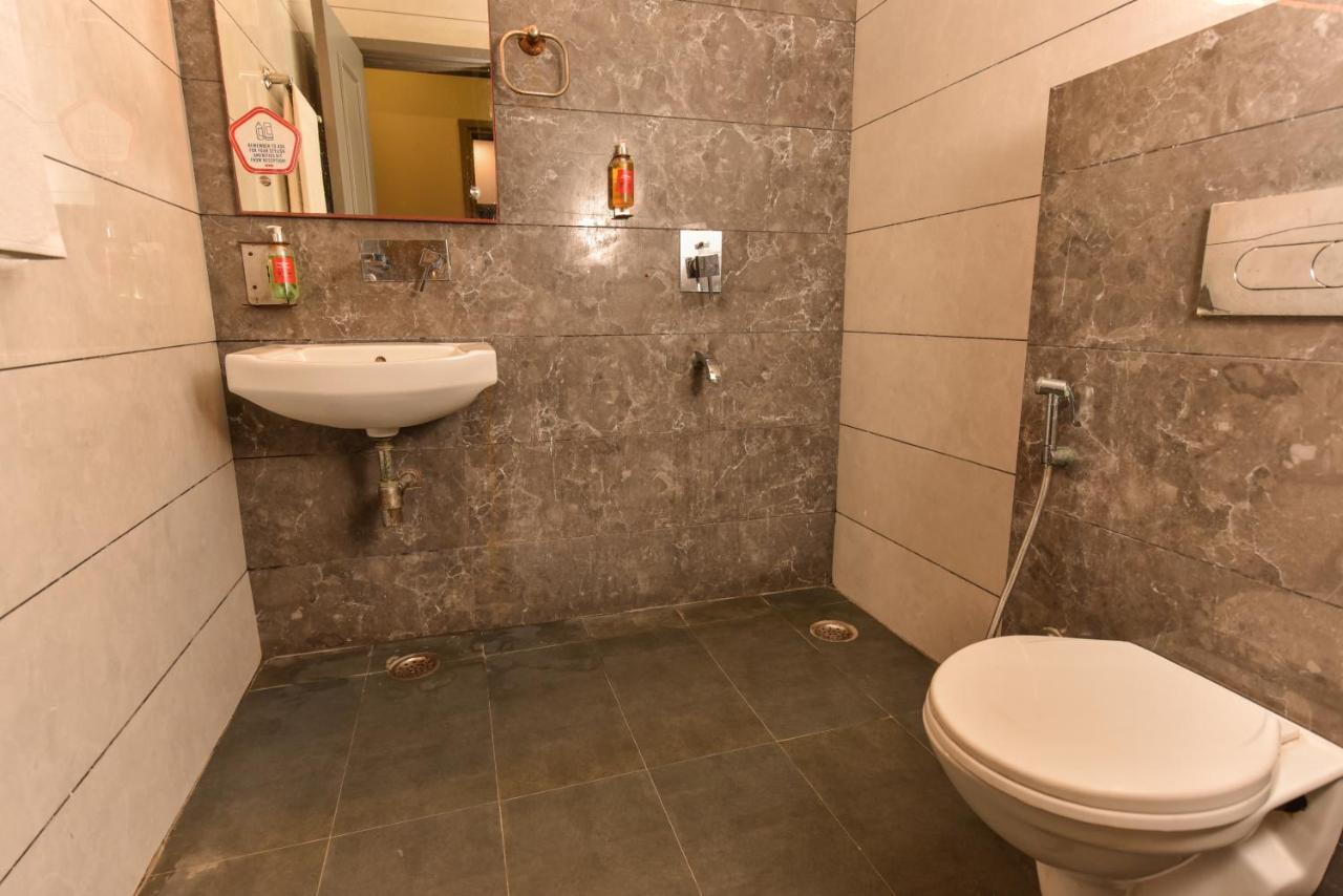 Hotel Red Saffron Νέο Δελχί Εξωτερικό φωτογραφία