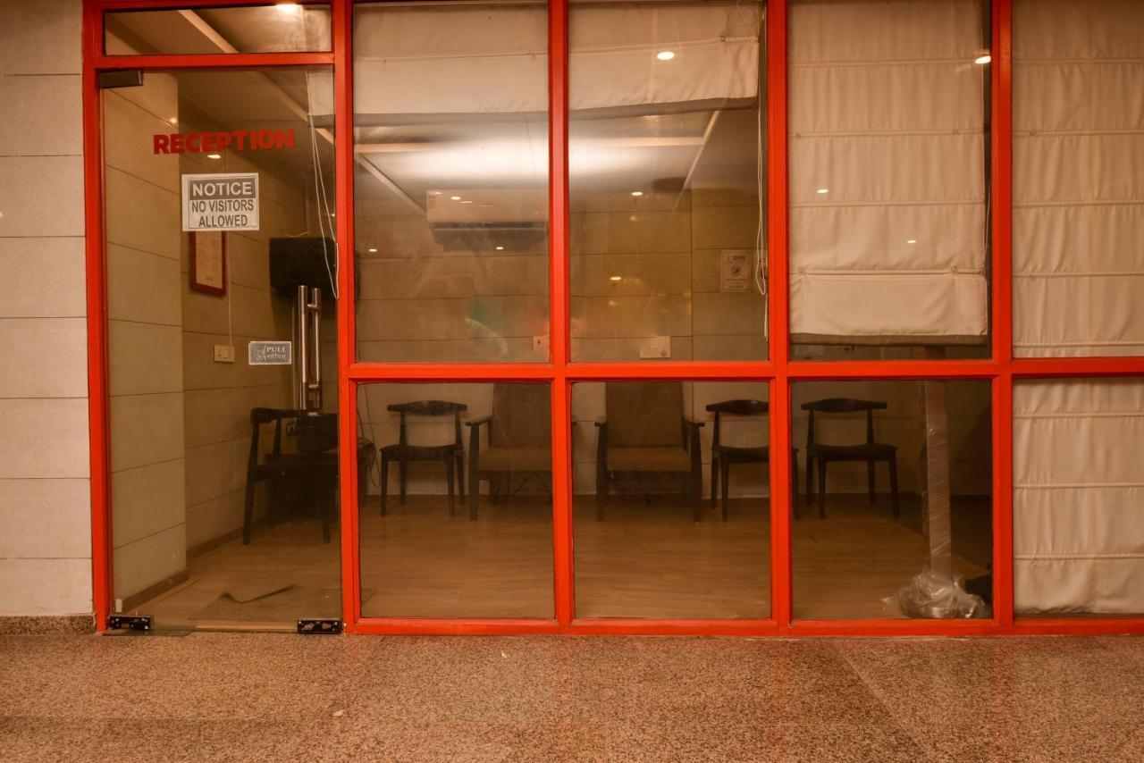 Hotel Red Saffron Νέο Δελχί Εξωτερικό φωτογραφία