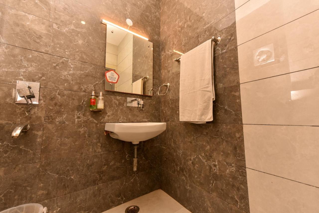 Hotel Red Saffron Νέο Δελχί Εξωτερικό φωτογραφία
