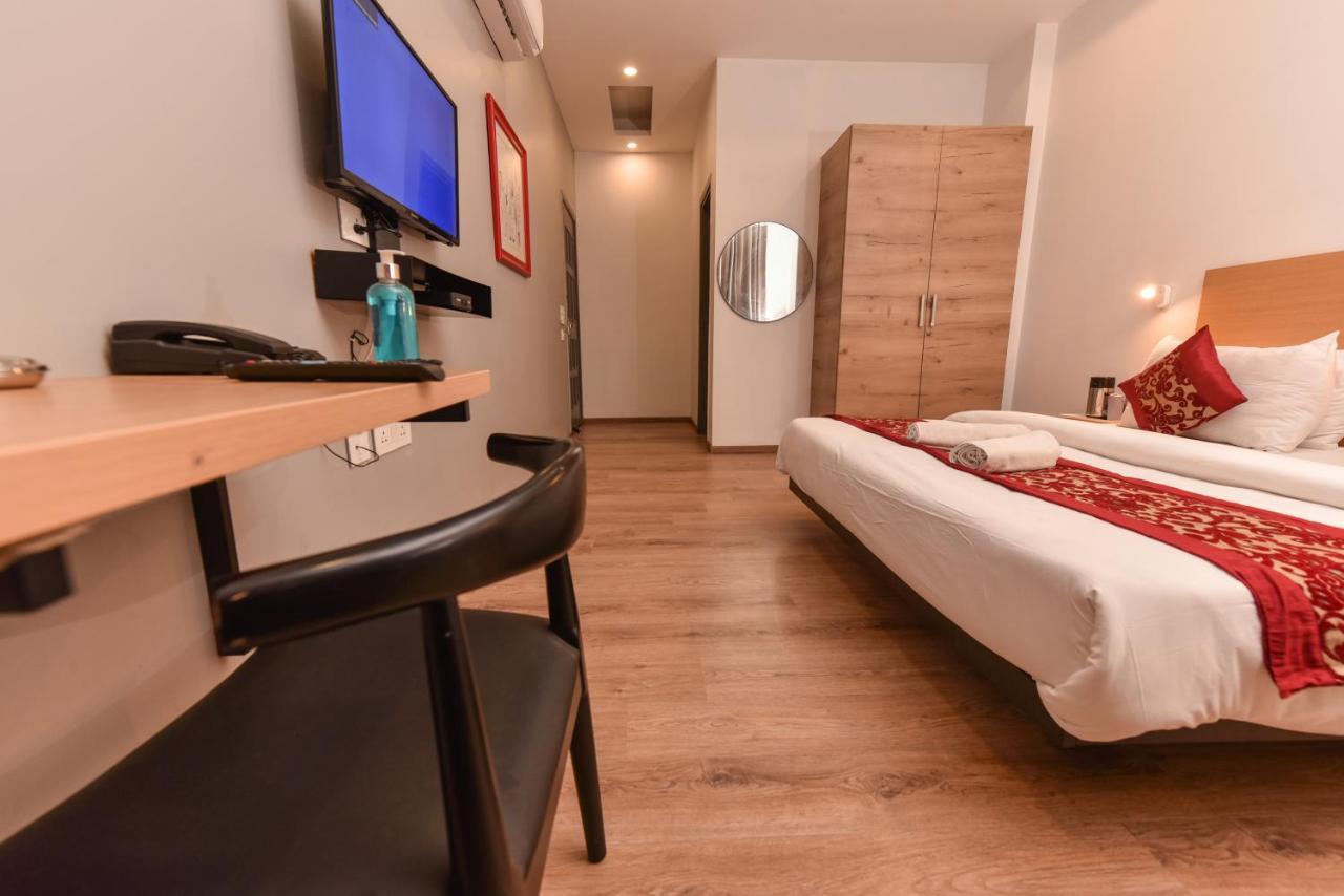 Hotel Red Saffron Νέο Δελχί Εξωτερικό φωτογραφία