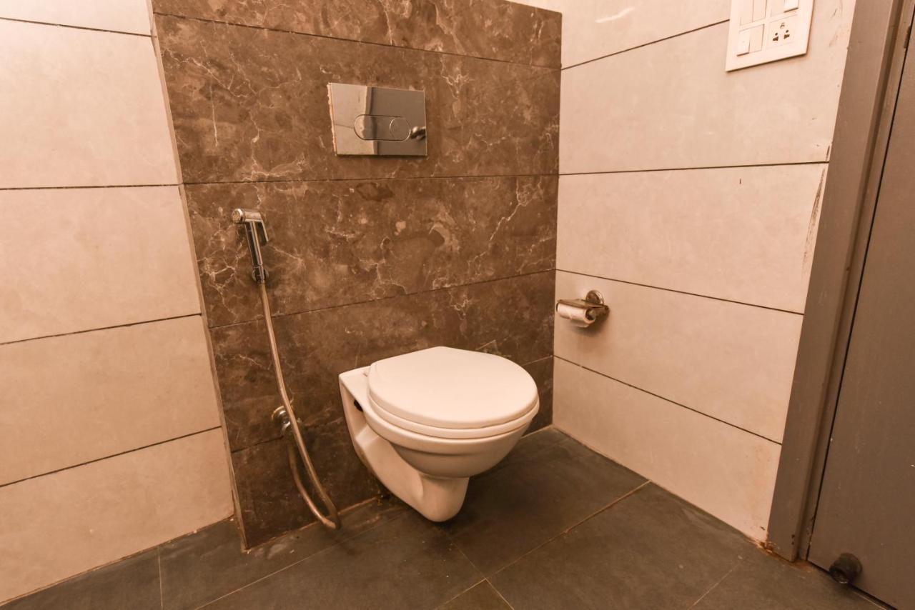 Hotel Red Saffron Νέο Δελχί Εξωτερικό φωτογραφία
