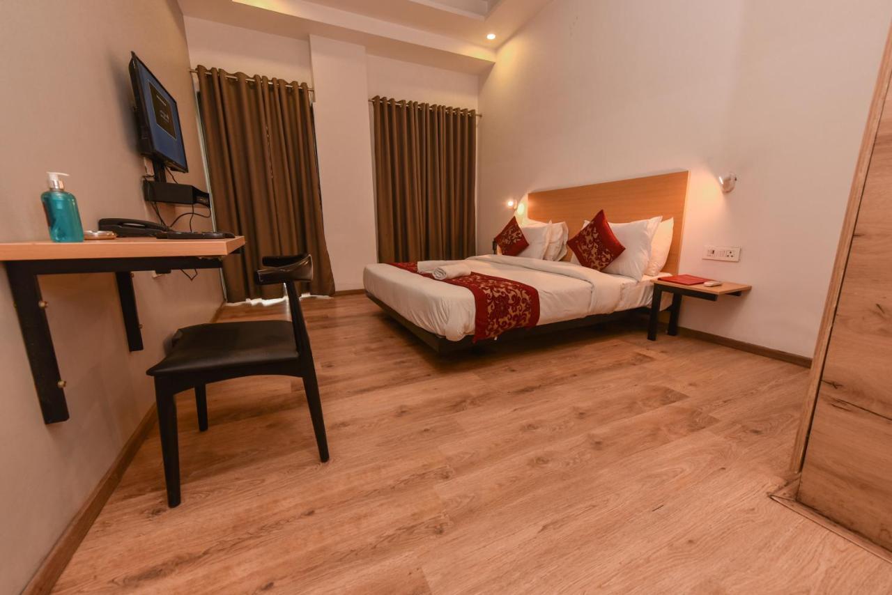 Hotel Red Saffron Νέο Δελχί Εξωτερικό φωτογραφία