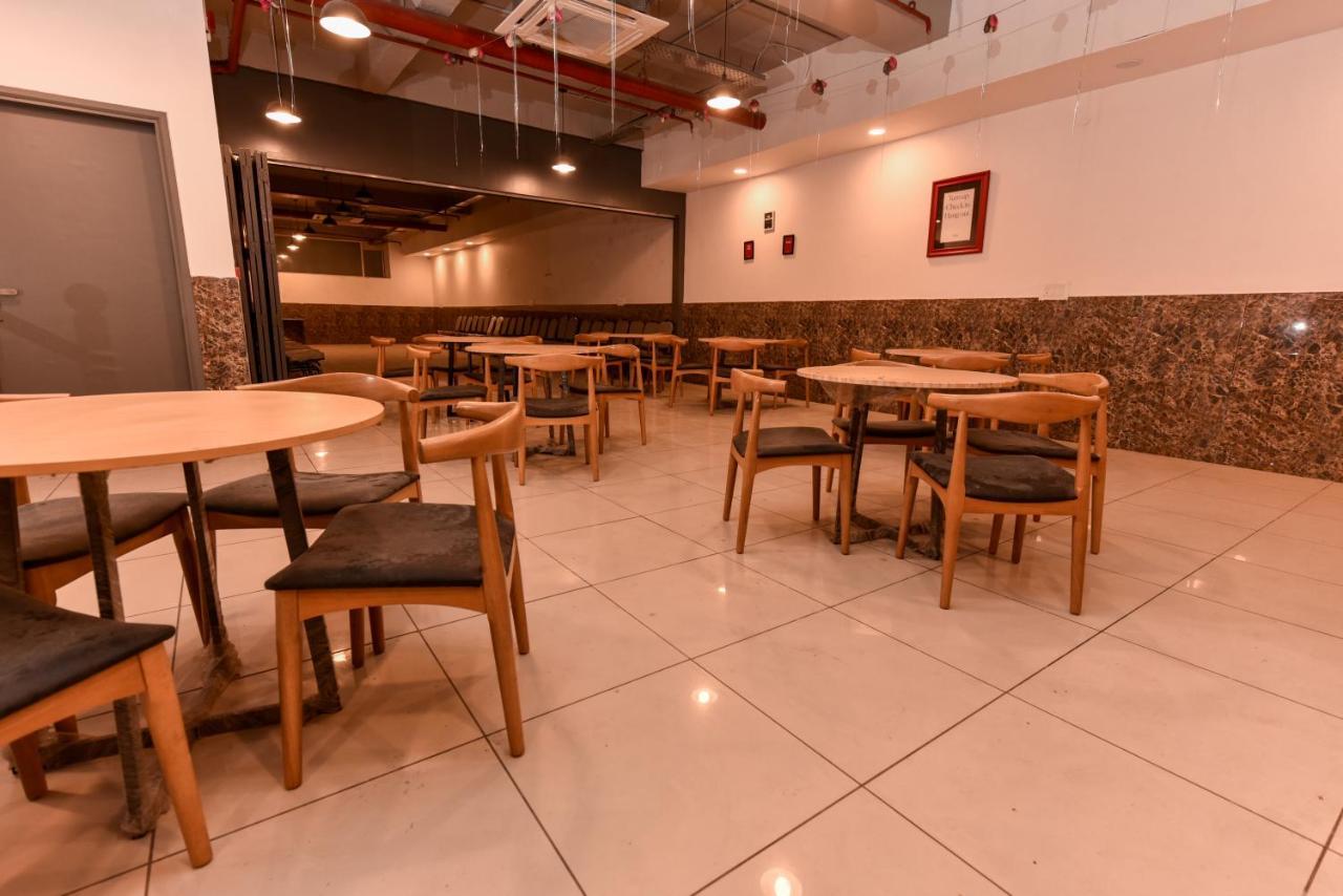 Hotel Red Saffron Νέο Δελχί Εξωτερικό φωτογραφία