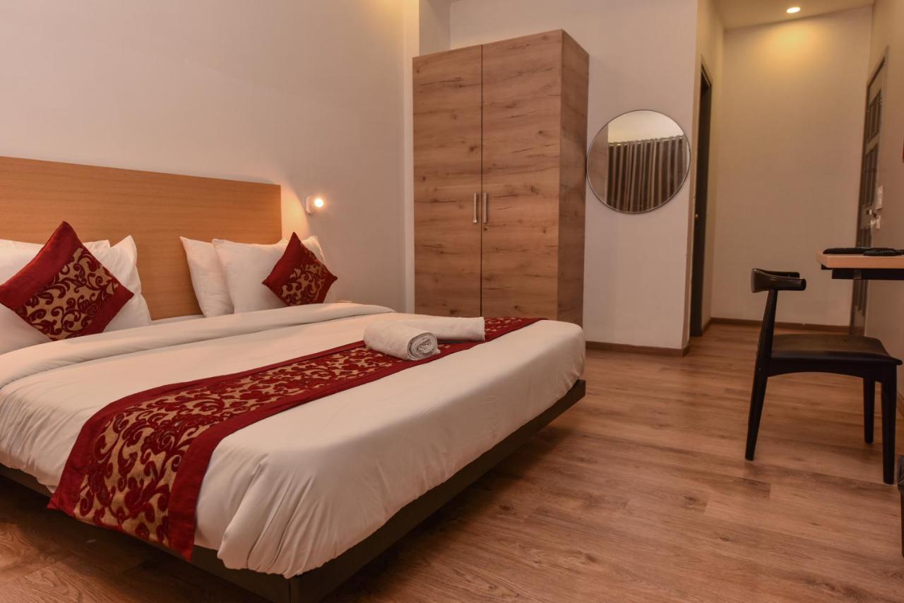 Hotel Red Saffron Νέο Δελχί Εξωτερικό φωτογραφία
